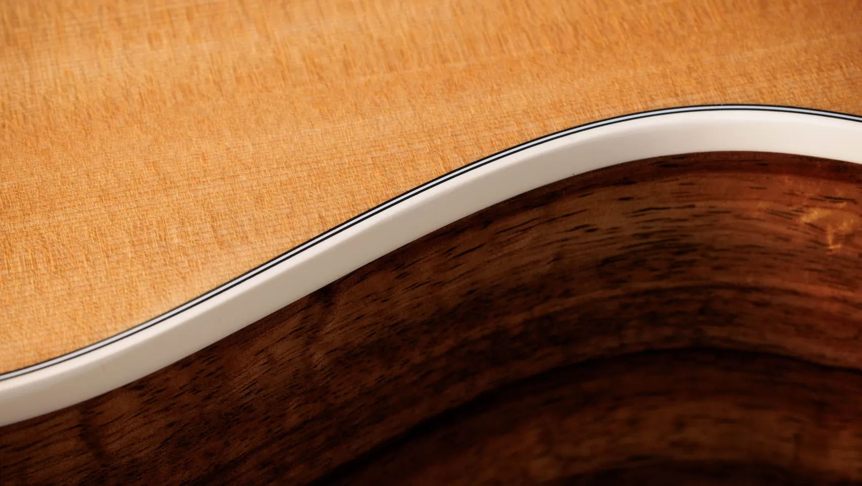 214ce-K DLXHawaiian Koaアコースティックエレクトリックギター